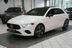 Bild des Angebotes Mercedes-Benz A 180 AUT*NIGHT*PANORAMA*LED*R-KAMERA*KEYLES GO*