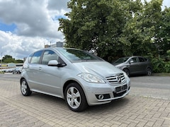 Bild des Angebotes Mercedes-Benz A 200 Automatik, Klima, PDC, HU-AU NEU, AHK-Teilleder