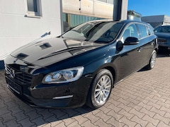 Bild des Angebotes Volvo V60 Kombi Kinetic/SHZ/NAVI/Garantie
