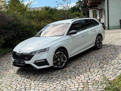 Bild des Angebotes Skoda Octavia Combi RS iV DSG / Navi / ACC / AHK