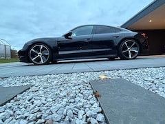 Bild des Angebotes Porsche Taycan 21 Zoll Alu  Performance Batterie  1.Hand