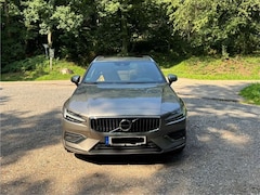 Bild des Angebotes Volvo V60 T5 Ins+HUD+Pan+Pilot Assist