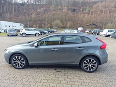 Bild des Angebotes Volvo V40 Momentum/NAVI-PDC-KAMERA-17"ALU-SHZG