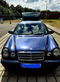 Bild des Angebotes Mercedes-Benz E 240 T Classic