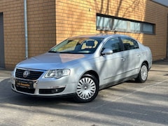 Bild des Angebotes VW Passat Lim. Comfortline 1,6/PDC/TEMPOMAT/EL.SITZ