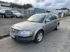 Bild des Angebotes VW Passat Lim. 1.6i Comfortline Family TÜV