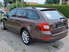 Bild des Angebotes Skoda Octavia Combi 1.2 TSI Ambition 1.Hand,AHK,Sehr gepflegt