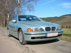 Bild des Angebotes BMW 523 523i  E39 - gepflegt - 164.000 KM - TÜV NEU