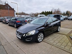 Bild des Angebotes Volvo S60 Lim. Summum D5*NAVI*BI-XENON*LEDER*BLIS*AHK*
