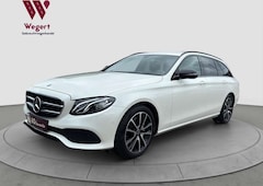 Bild des Angebotes Mercedes-Benz E 220 *RCAM*LED*8FACH*NIGHT*9G*LÜCKENL-SCHECKHEFT