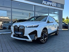 Bild des Angebotes BMW iX xDrive50 Sportpak.AHK°LASER°PANO°22-Sitzbelü