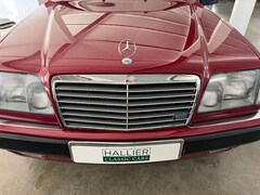 Bild des Angebotes Mercedes-Benz E 320 Cabrio, 1. Hand, nur 35 Tds. KM, 5G Autom.
