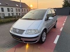 Bild des Angebotes VW Sharan 2.0 Family*Automatik*2.Hd*17Tkm*Clima*Top