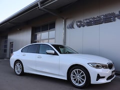 Bild des Angebotes BMW 320 d xDrive Aut. ADVANTAGE *LED*NAVI*