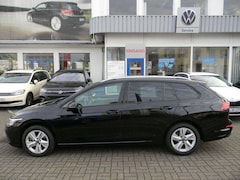 Bild des Angebotes VW Golf VIII Variant Life 2,0 TDI DSG AHK Kamera