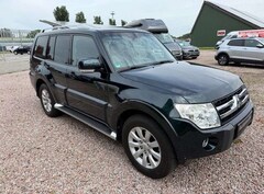 Bild des Angebotes Mitsubishi Pajero 3,2 DI-D 4WD Instyle Autom. -AHK-NAVI-XEN