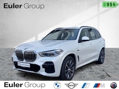 Bild des Angebotes BMW X5 xDrive 45e Sportpaket HUD Luftfederung AD Niveau N