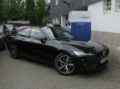 Bild des Angebotes Volvo S60 Ultimate Dark AWD // 360° / Pano-SHD / Pilot Assist / harman-kardon / HUD / 4 x SHZ