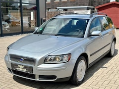 Bild des Angebotes Volvo V50 Kombi 1.6 D Kinetic,Klima,AHK,TOP