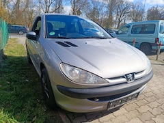 Bild des Angebotes Peugeot 205 Klima,Alufelgen,TÜV 01/2027,Zahnriemen.06/23
