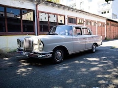 Bild des Angebotes Mercedes-Benz 220 220 SE b (W111) Limousine