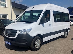 Bild des Angebotes Mercedes-Benz Sprinter 2.0 CDI hoch Rollstuhllift
