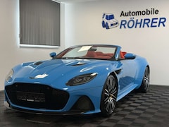 Bild des Angebotes Aston Martin DBS Volante Elwood Blue-Vivid Red Titan-AGA