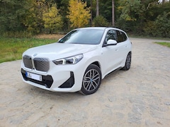 Bild des Angebotes BMW iX1 eDrive20 M Sport, AHK DAPlus PAPlus H&K elSitz+Mem