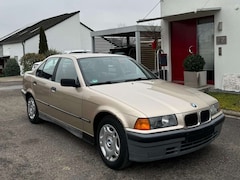 Bild des Angebotes BMW 318 318i Automatik, TÜV NEU! volles Scheckheft!