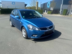 Bild des Angebotes Kia Ceed / cee'd 1,4 Inspektion&TÜV&Reifen NEU Klima Servo Sitzh