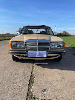 Bild des Angebotes Mercedes-Benz 230