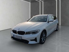 Bild des Angebotes BMW 318 318i Touring Aut. Sport Line