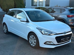 Bild des Angebotes Hyundai i20 blue Style nur 54500km7/HU NEU/PDC/SPURHALTE