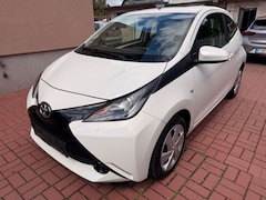 Bild des Angebotes Toyota Aygo AYGO x-play ERST 5600KM+AUT+KLIMA+SITZH
