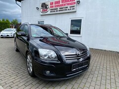 Bild des Angebotes Toyota Avensis Kombi 2.2 D-CAT Team Klima/PDC/Sitzh/6-G