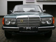 Bild des Angebotes Mercedes-Benz 230 E