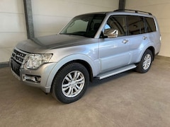 Bild des Angebotes Mitsubishi Pajero 3.2 DI-D Top 7-Sitze+Pano+AHK+S-Heft+1.Hd
