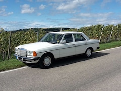 Bild des Angebotes Mercedes-Benz Baureihe 123 Baureihe 123 230 E