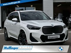 Bild des Angebotes BMW iX1 30e M Sport Pro HUD SurView PanoDach AHK 19"