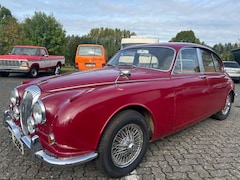Bild des Angebotes Jaguar Daimler V8 250 Saloon/RHD