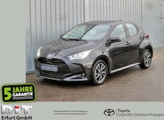 Bild des Angebotes Toyota Yaris 1,5-l-VVT-iE Hybrid Teamplayer  SpurH LM