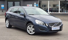 Bild des Angebotes Volvo V60 D5 ALLRAD Automatik  1. HAND 76.000km 215 PS