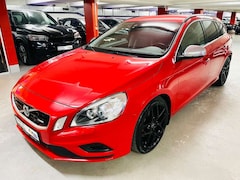 Bild des Angebotes Volvo V60 1.6 Kombi R-Design Navi|Kamera|Xenon|DAB|PDC
