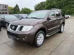 Bild des Angebotes Nissan Pathfinder 3.0 dCi LE 7 Sitzplätze
