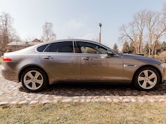 Bild des Angebotes Jaguar XF 20d AWD Aut. Pure