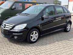 Bild des Angebotes Mercedes-Benz B 160 Blue EFFICIENCY 1.5i Klima Panorama AHK