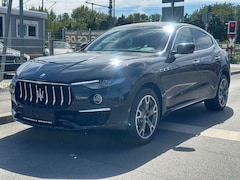 Bild des Angebotes Maserati Levante LEVANTE GRANLUSSO Q4*SERVICE BEI MASERATI *