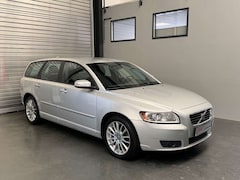 Bild des Angebotes Volvo V50 Kombi 2.0 D DPF Momentum/1.Hand/wenig KM