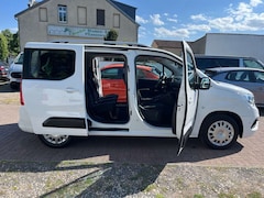 Bild des Angebotes Opel Combo Life E +NAVI+TEMPOMAT+T.WINKEL-ASSIST+R.KA