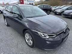 Bild des Angebotes VW Golf VIII Variant 2.0 TDI *LIFE*PDCHI+VO*SHZ*DAB